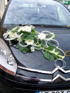 voiture mariage fleurs d'émotion